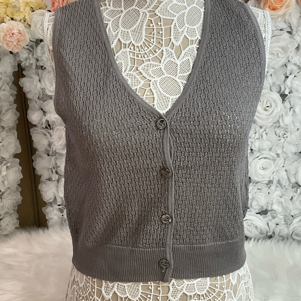 Intique Gray Sleeveless Knit Sweater Vest - Picture 8 of 11